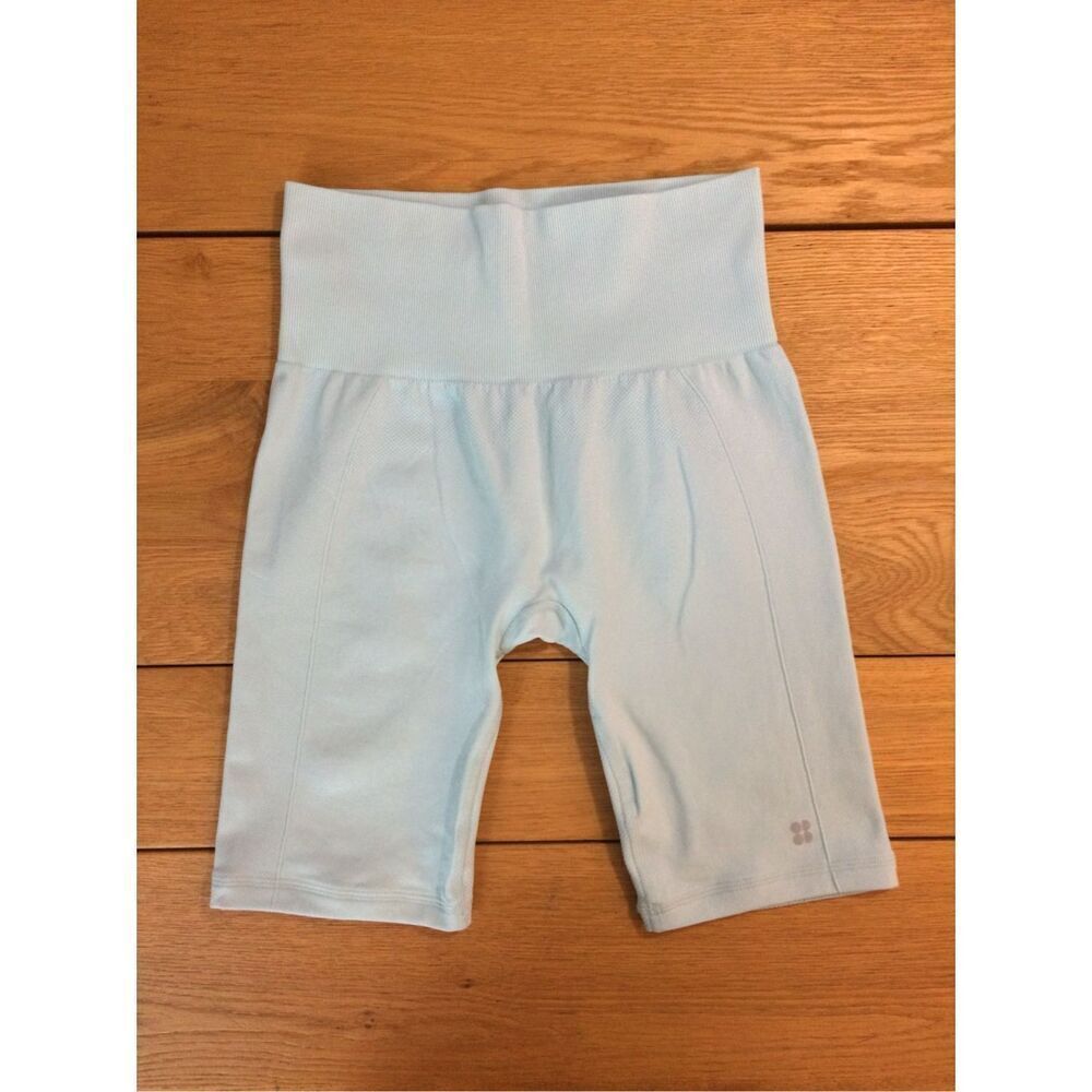 Sweaty Beaty high waisted bike shorts small